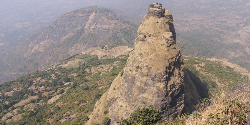 A glimpse of the majestic Prabal Fort, one of the top places to visit in Matheran in May.