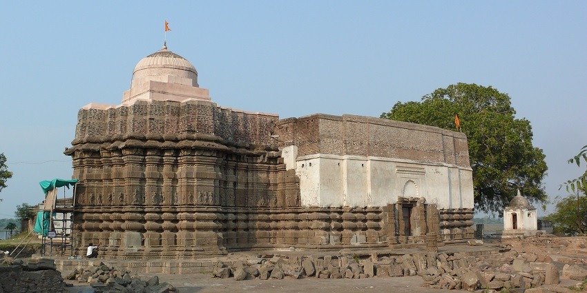 Seeking blessings at Shree Sant Muktabai Temple is among the best things to do in Jalgaon.