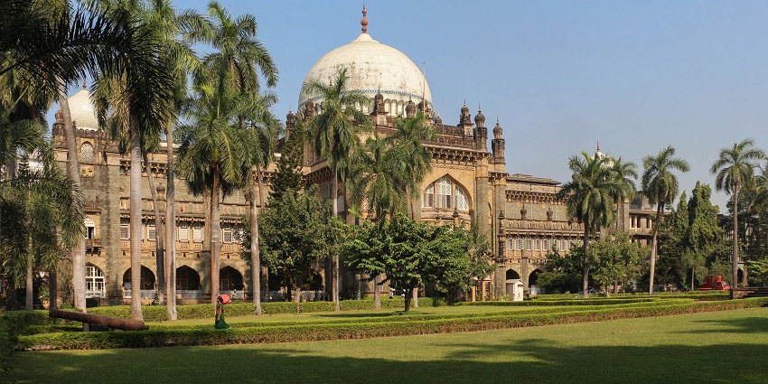 Museum near yacht docks features Indian art, artifacts, and sculptures for culture lovers.