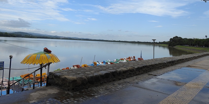 An image of Sukhna Lake, representing peaceful things to do in Chandigarh at night.