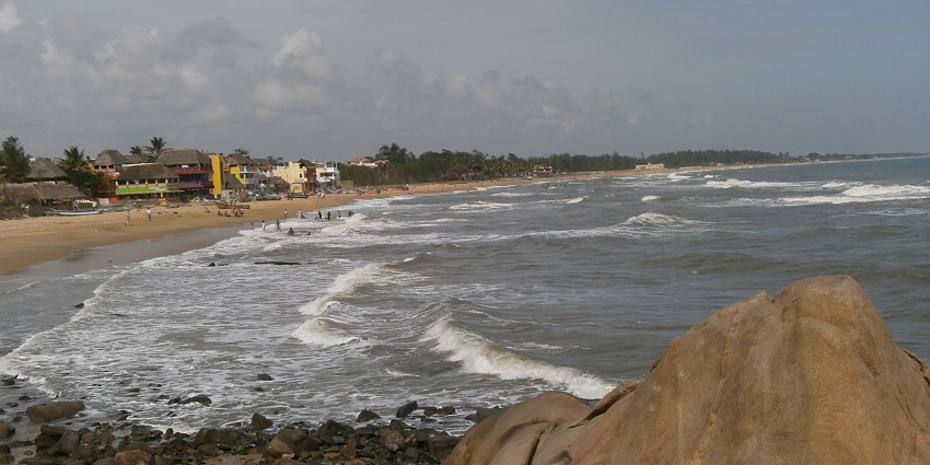A picture of a beach, a great place to relax, among the many things to do in Mahabalipuram.