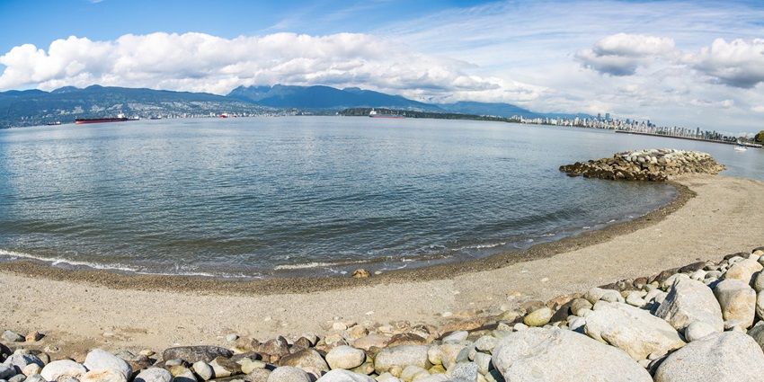Captivating brackish lake which is famous for birdwatching and boating activities.