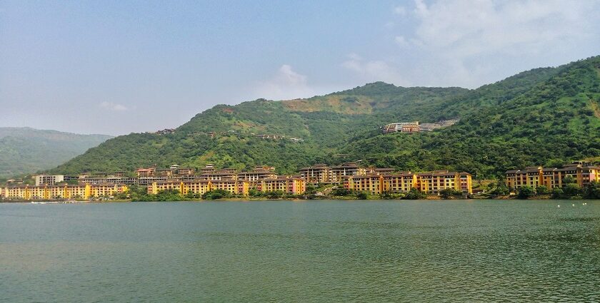 Places to visit near Pune in April offering scenic lakes and breathtaking landscapes.