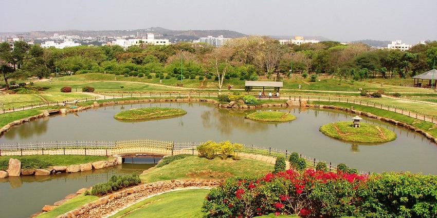 The Pune-Okayama Friendship Garden features serene landscapes and vibrant flora.