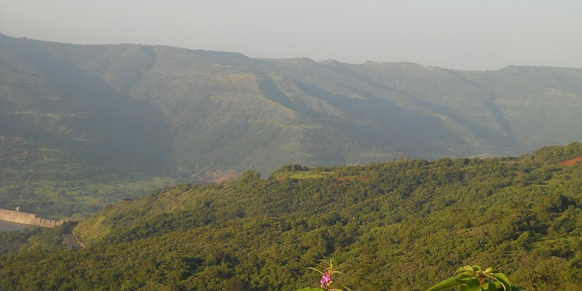 An amazing picture of Lavasa hills that is a must-see during road trips from Pune.