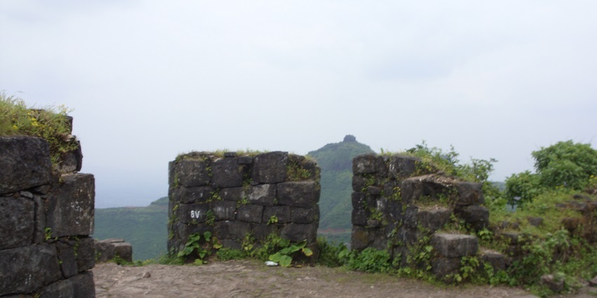 Purandar Fort used to be the stronghold of Chhatrapati Shivaji Maharaj