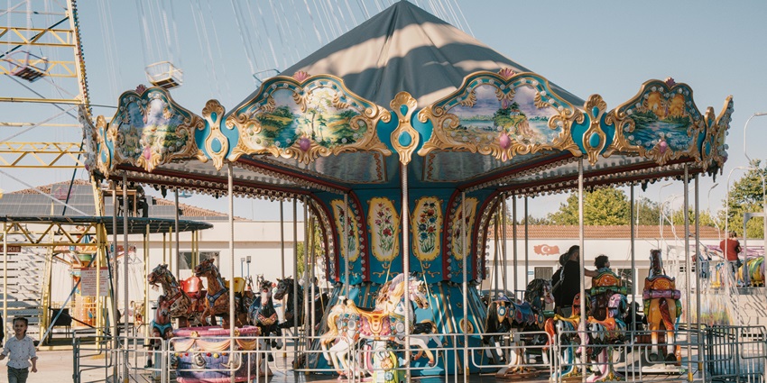 Image of a giant Carousel similar to the one in Queensland Amusement Park, in Chennai