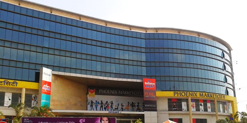 Among the tourist places in Mulund is R Mall, with entertainment and dining options.