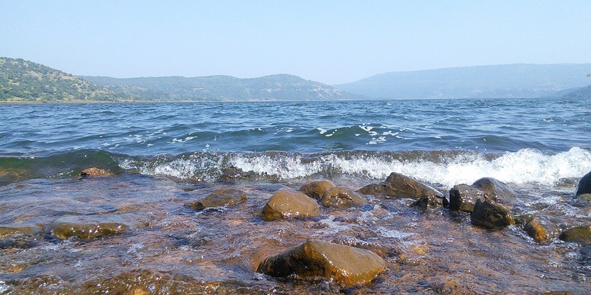 Radhanagari Dam near Radhanagari Wildlifе Sanctuary is surrounded by attractive vision.