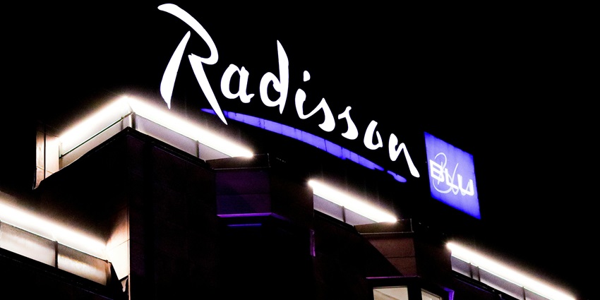 Enjoy the vibrant nightlife at the luxury Radisson Blu Hotel & Spa in Nashik city.