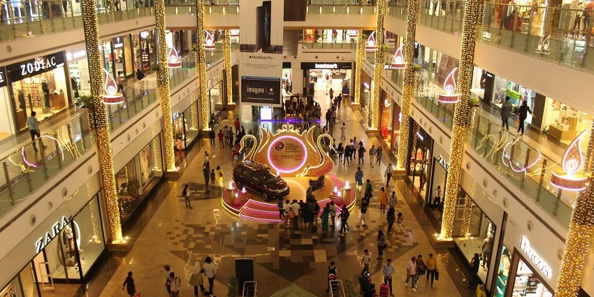 One of the places to visit in Koramangala is Raheja Arcade, a vibrant shopping centre.