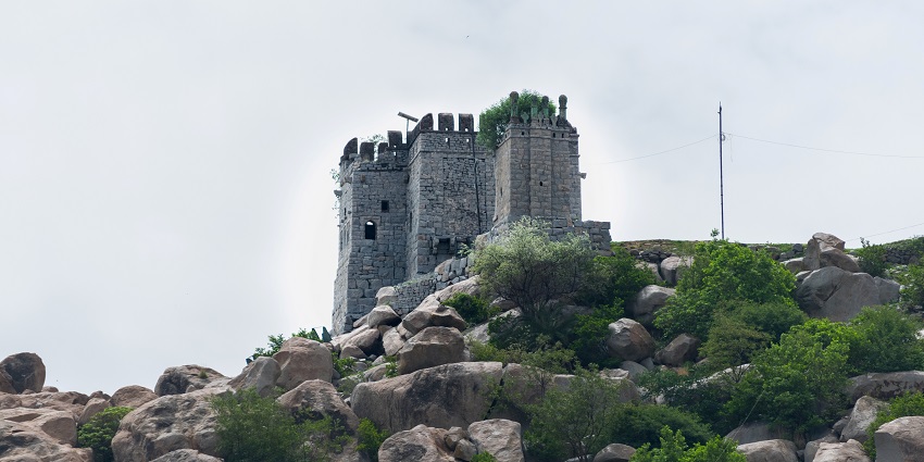 Raichur Fort is a fortress located on a hilltop in the heart of Raichur in North Karnataka.