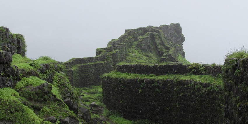 Historic Raigad Fort offers stunning views and rich heritage of Maharashtra