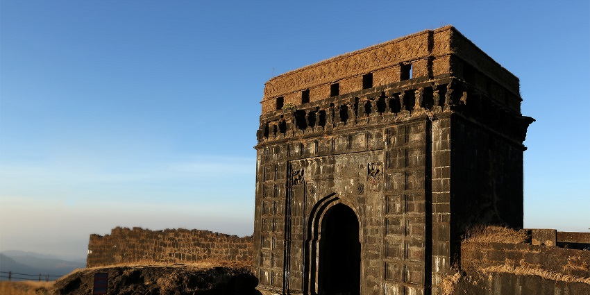 A quaint view of the iconic Raigad Fort, one of the famous forts in Maharashtra.
