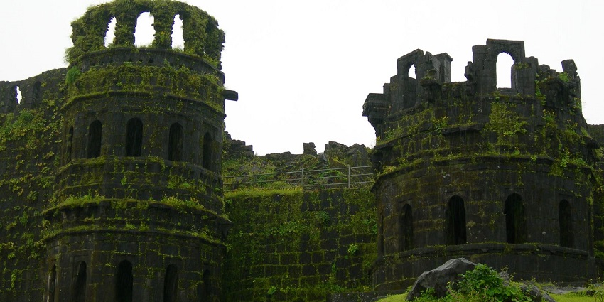 Places to visit in Raigad feature historic fort with stunning views, showcasing Maratha heritage and valor.