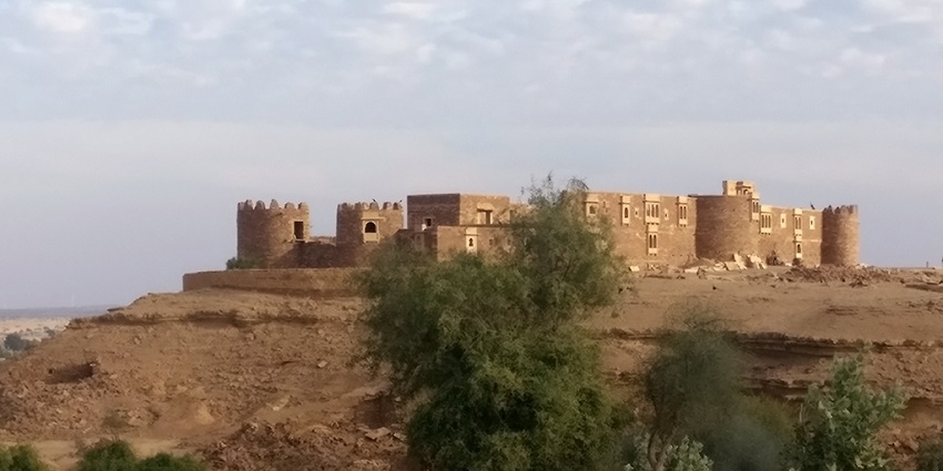 Snapshot of the beautiful fort standing in the middle of ruins and the desert like landscape