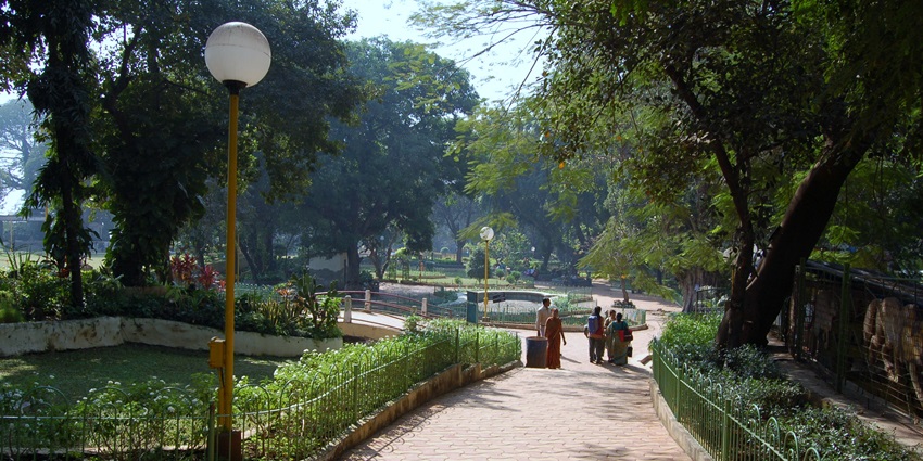 Rajawadi Garden: Peaceful escape for family outings and relaxation.