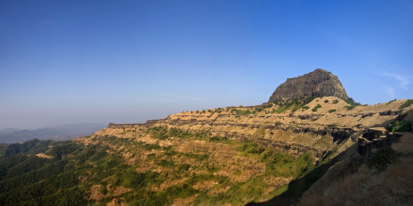 A picture of Rajgad Fort, one of the historical places to visit near Pune within 100 kilometres.