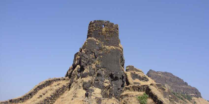 A picture of Rajgad Fort, which is one of the best trekking forts in Maharashtra.