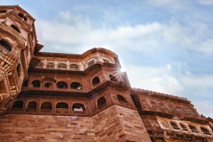 Rajkot Fort is a peaceful tourist attraction in Maharashtra that was built in the 17th century