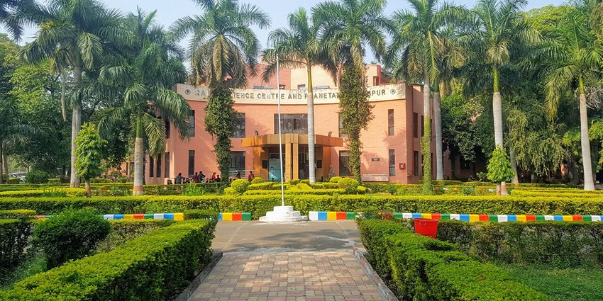 Raman Science Centre is an interactive science centre affiliated with Mumbai's Nehru Science Centre.