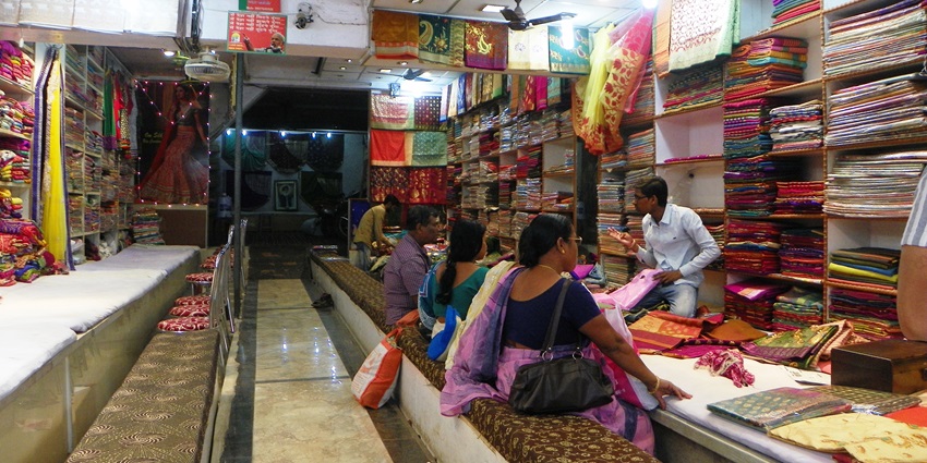 Ramanagara Silk Cocoon Market is among the famous tourist places in Ramanagara that showcase the silk cocoon trade