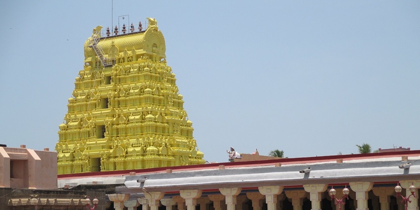 A picture of Ramanathaswamy Temple, that tops Ramanatahpuram tourist places list.