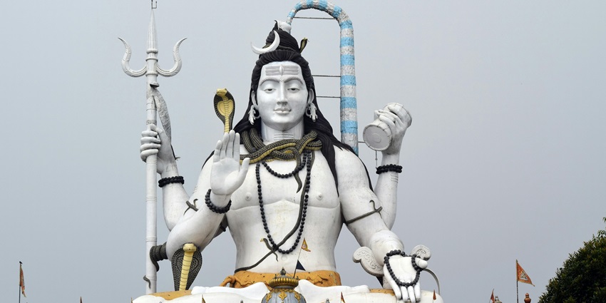 Rameshwar Temple is dedicated to Lord Shiva offering a sense of the divine’s presence.