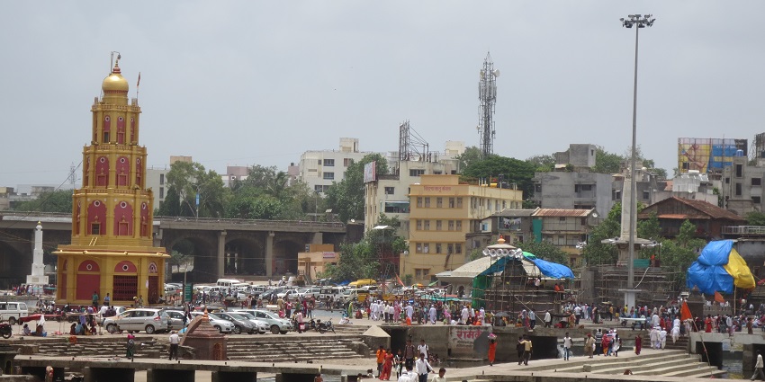 Ramkund is a sacred bathing ghat in Nashik revered for spiritual cleansing