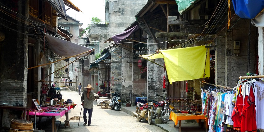 An image of a quiet street in Rane Nagar, suggesting the presence of ghostly whispers.