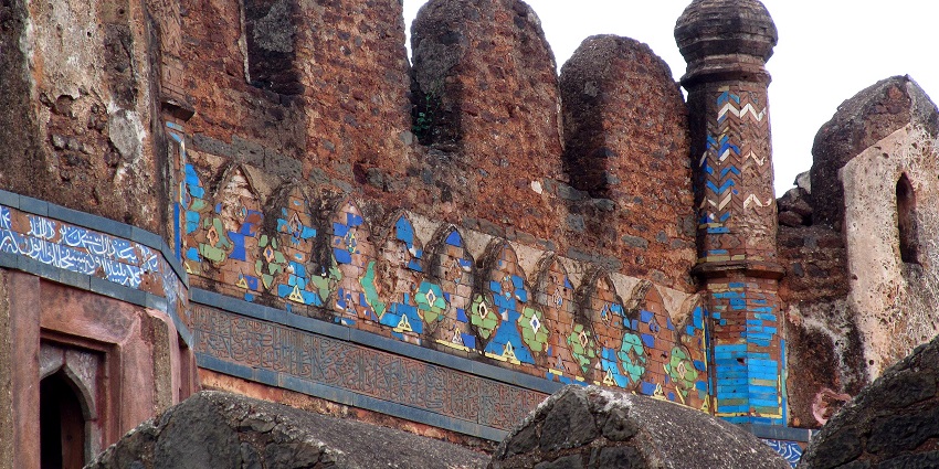 Rangin Mahal, among the famous tourist places in Bidar showcasing Indo-Islamic architecture and frescoes.