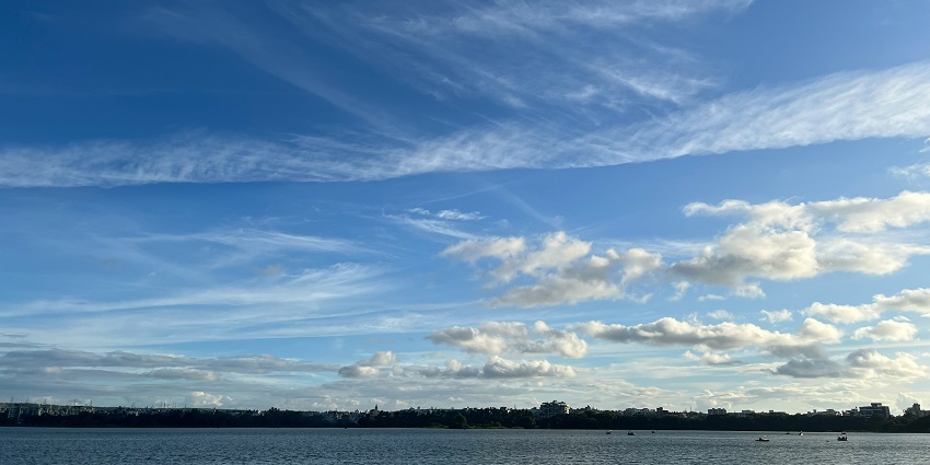 A mesmerising view of the Rankala Lake a serene tourist attraction in Maharashtra.