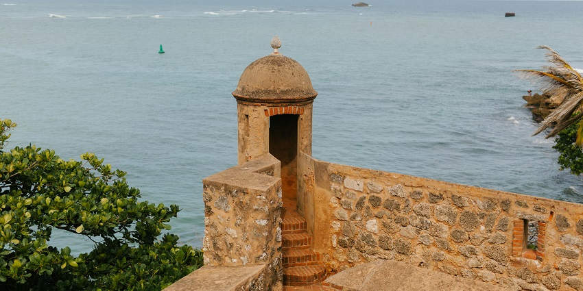 A representative picture of a Fort located in the serene valleys and green woods.