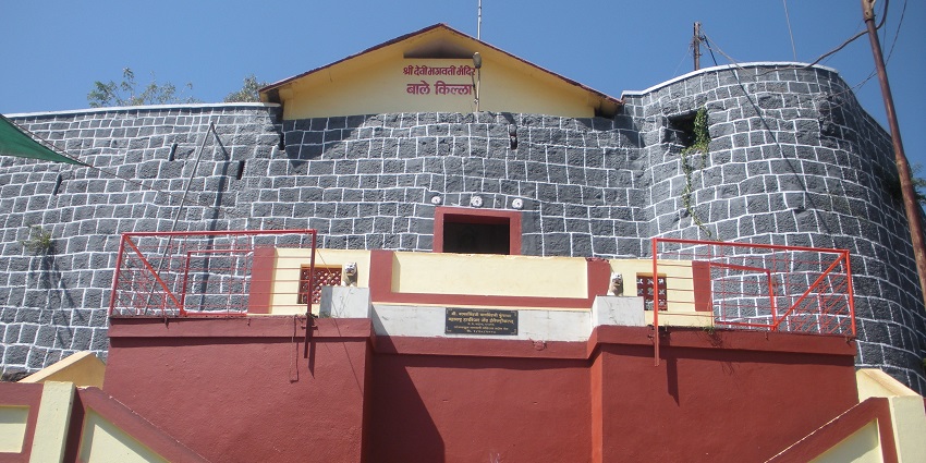 Forts in Ratnagiri feature a Coastal fort, with stunning views of the Arabian Sea.