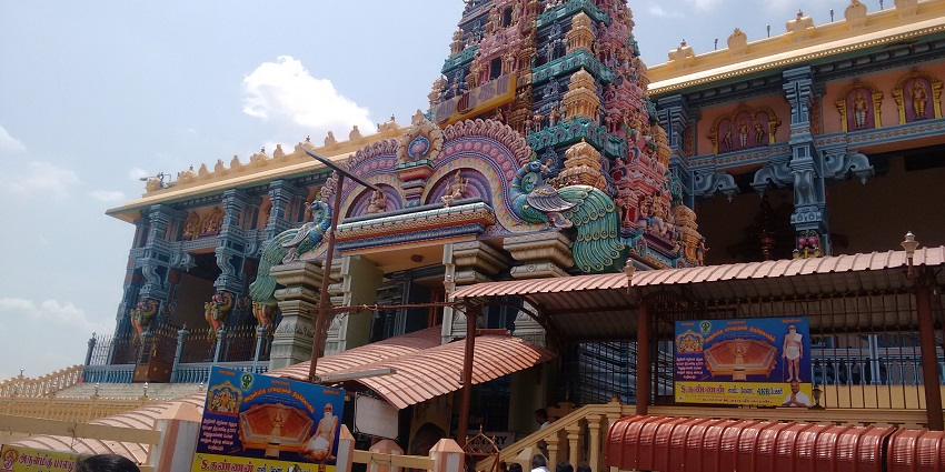 See the beauty in Ratnagiri Murugan Temple while visiting temples in Yelagiri
