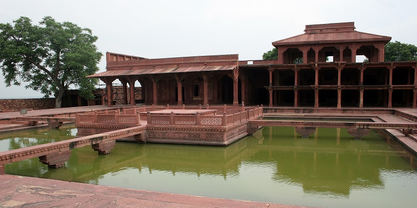 Scenic view of Chatri Talao lake in Amravati surrounded by greenery and garden area