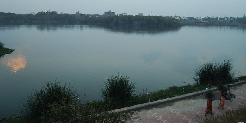 Kambar Lake is a tranquil spot, perfect for nature lovers.