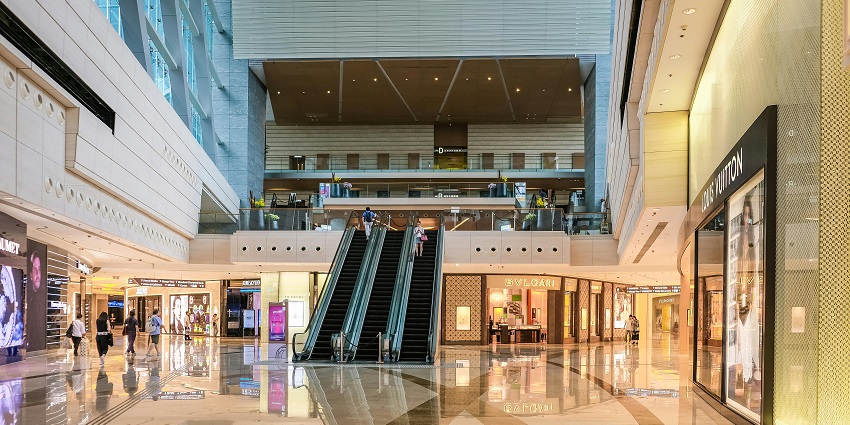 Reliance Mall showcasing famous shopping places in Rajkot with an upscale fashion.