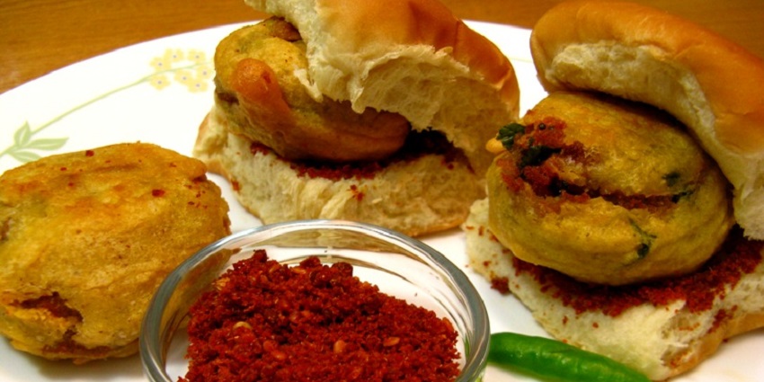 Delicious street food spread at Nandu's Vada Pav, a must-try in Chembur's culinary scene.