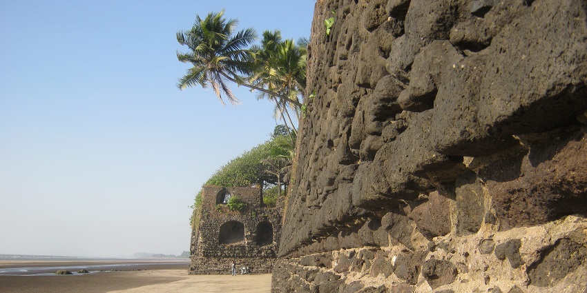 A picture of Revdanda Beach, one of the best places to visit near Mumbai in summer