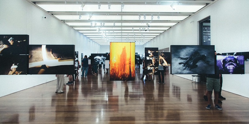 An inside view of Rhythm Art Gallery, one of the top art galleries in Bandra, Maharashtra.