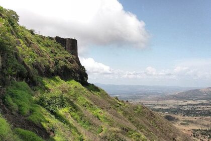 Rohida Fort, an ancient hilltop fortress, is a captivating tourist attraction near Maharashtra