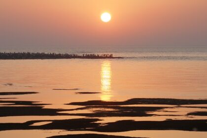 Panoramic view of the beautiful sunset at the marine drive which is Romantic places near Mumbai