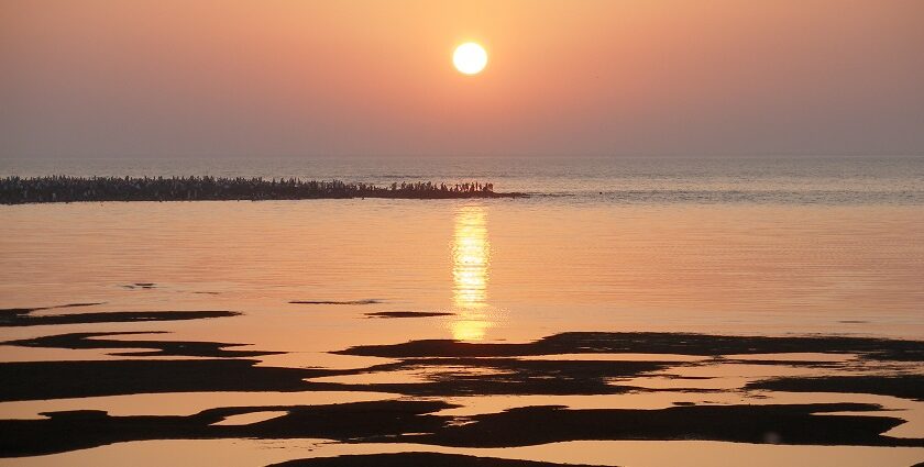 Panoramic view of the beautiful sunset at the marine drive which is Romantic places near Mumbai