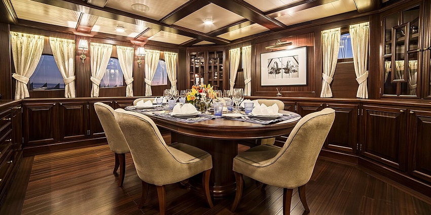 Savor a romantic dinner cruise aboard a yacht in Goa with your partner