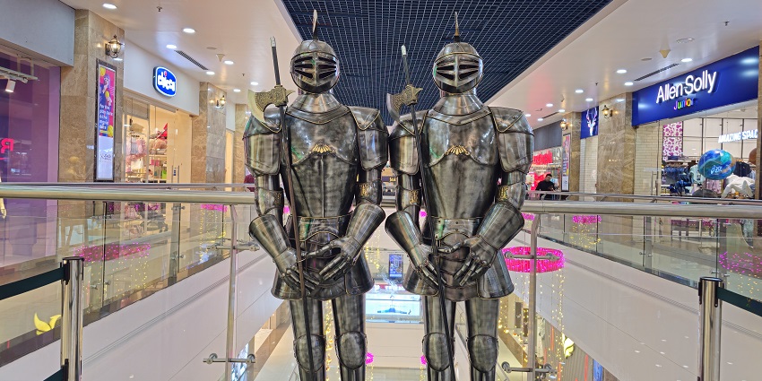 Robot Statues at Rudra Mall which is a frequent place for locals as well as tourists.