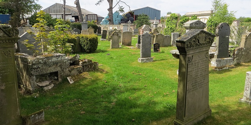 An image of the Saath Kabar, a cemetery of Afzal Khan’s wives, things to do in Vijayapura