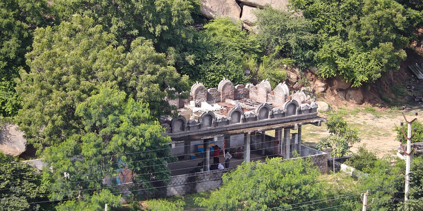 A picture of Sadasiva Brahmendra Samadhi, a serene spiritual site offering peace.