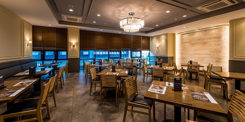 Sagar Ratna, is famous for South Indian delicacies and traditional vegetarian meals.