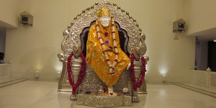 The temple in Bandra East is one of the most amazing Sai Baba temples in Mumbai.